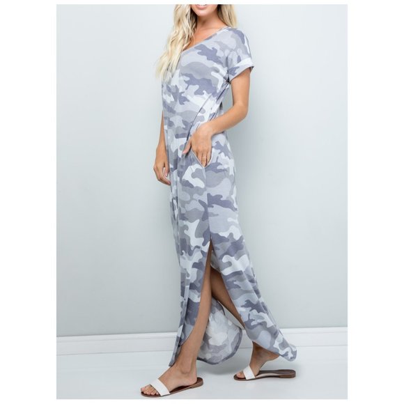 NWT- Women's V-Neck Maxi w/Pockets, Grey Camo - Picture 4 of 8